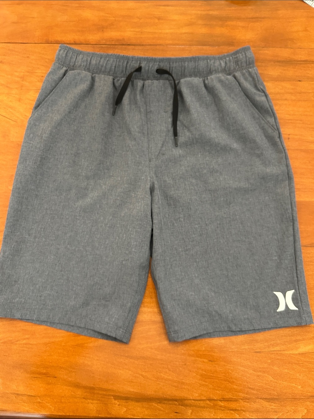 Hurley Gray Shorts Boys Youth Size L Excellent Condition
